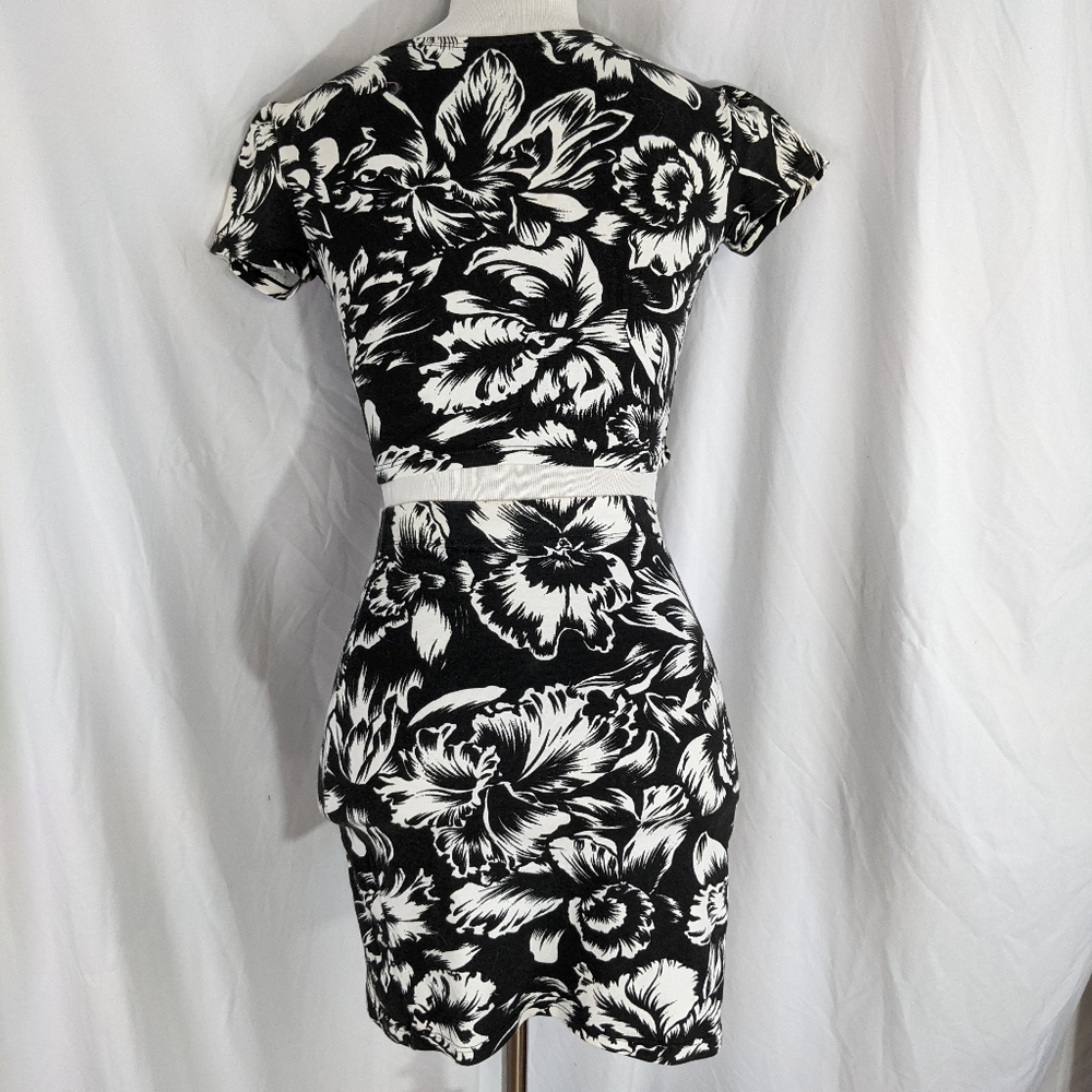 Dingolay EUC floral 2 Piece skirt set crop tie top small Barbados black white - Picture 4 of 16